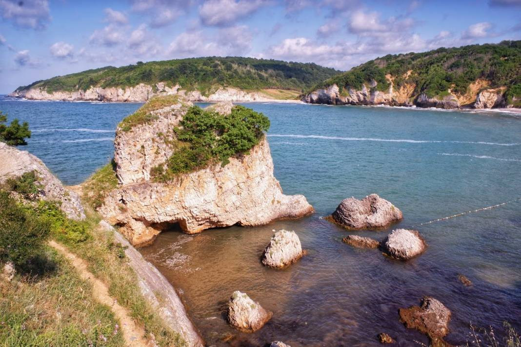İstanbul'a yakınlar üstelik de sudan ucuzlar. Deniz keyfi yapılacak en güzel sahiller - Resim: 1